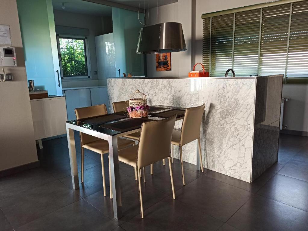 Villa Casa del Pueblo Montichelvo Esterno foto